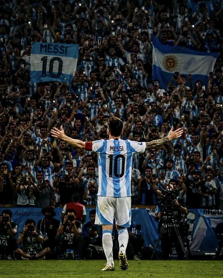 abrilcba_'s tweet photo. Ningún odiador va a poder borrar lo que Messi le dio al fútbol. El es el mejor del mundo le pese a quien le pese. https://t.co/j4KSdWH6Es