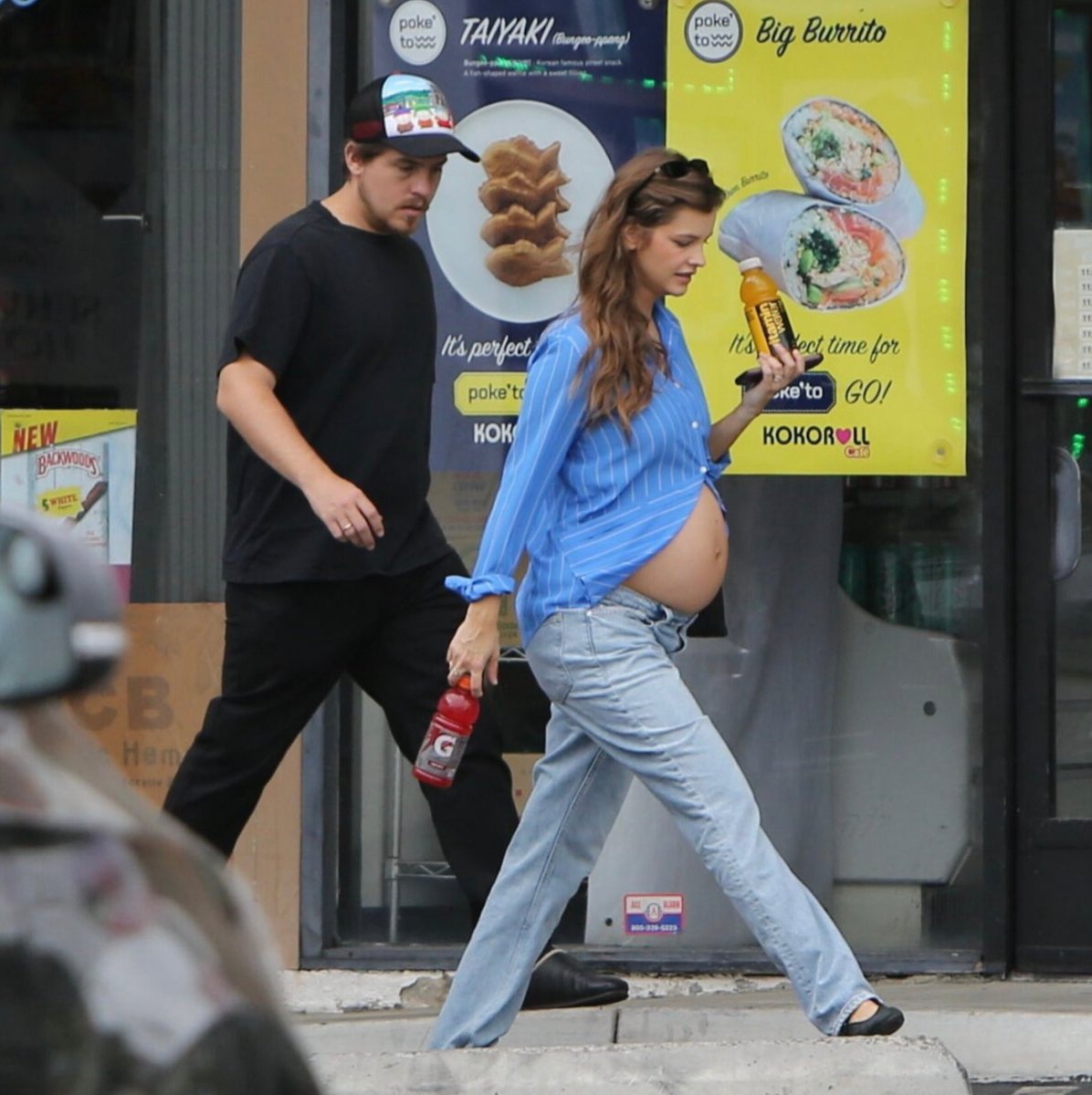 _Aurevya's tweet photo. | Barbara Palvin Sprouse and Dylan Sprouse hanging out in Hollywood, California. 💕 https://t.co/utZishgTH6