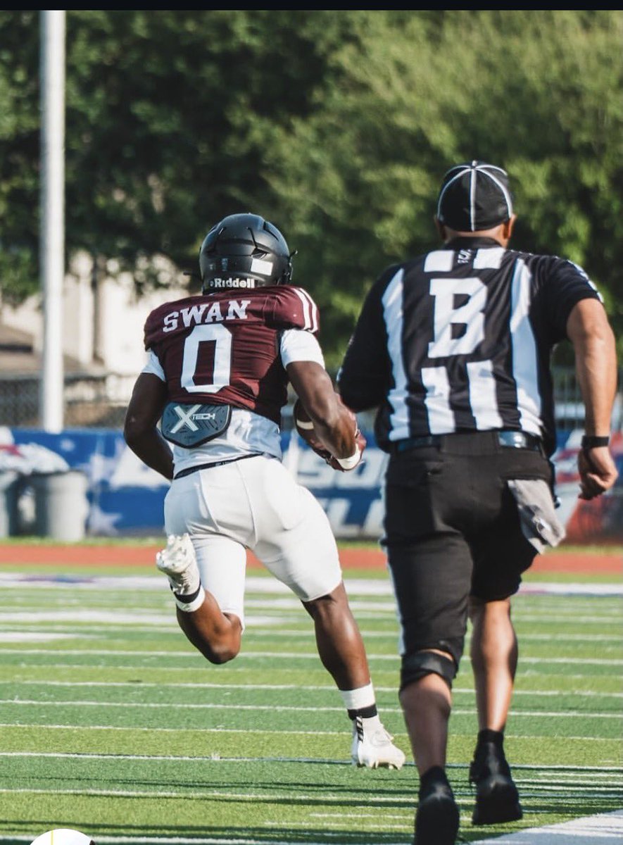thech0zenSwan's tweet photo. ⌚️It’s almost that time! It doesn’t matter what they said. It doesn’t matter what they wrote 🤫and play ball! @PearlandOilers #TheWorkComesFirst! #August28th https://t.co/NJMXmOSL0d
