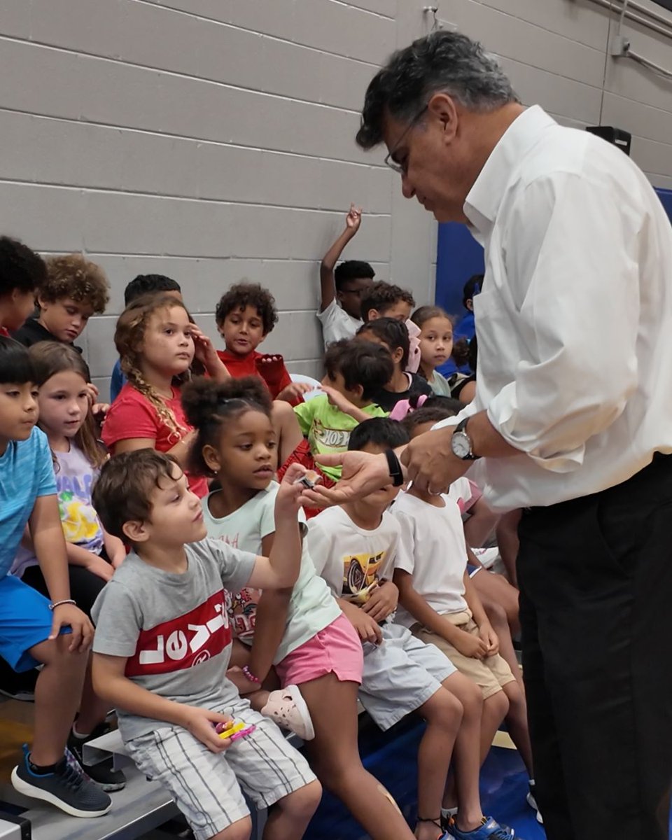 OrlDistrict2's tweet photo. Can you hear the school bells? 🔔📚 Back-to-school season is almost here!

Great visiting students at the Engelwood Neighborhood Center's summer program. Wishing everyone a safe, successful, and exciting school year ahead! 🎒✏️ https://t.co/FZ2nkRWVel