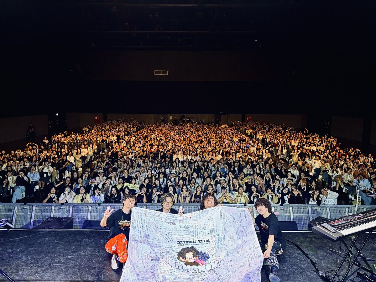 cenmilli's tweet photo. Centimillimental 
WORLD TOUR 2025-2026 “Cafuné”

2026.7.19
CentralWorld Live(Thailand)

バンコク最高の夜でした。
再びここに帰って来れて良かった、古くからの友達にも今回も再会でき、ライブも見てもらえて良かった。
また必ず再開しようね、タイのみんな。

#Thailand
#Bangkok
#centimillimental