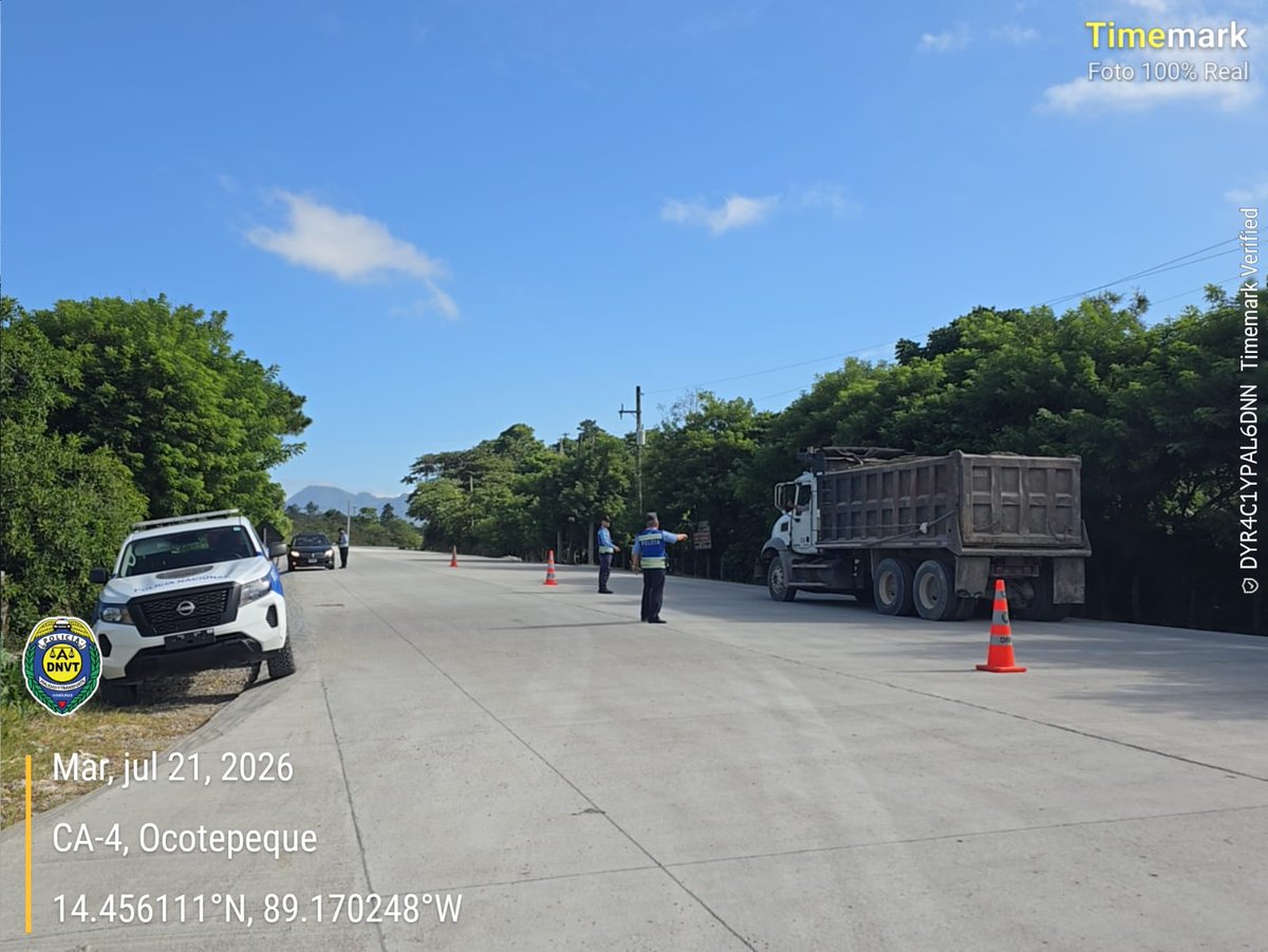 dnvt_honduras's tweet photo. #Operatividad
Funcionarios de la #DNVT ,desarrollan operativo fijo de Prevención y Disuasión de Accidentes de Tránsito sobre la carretera CA-4 que del municipios de Sinuapa, #Ocotepeque conduce hacia #Copan
Este dispositivo busca garantizar la seguridad vial. https://t.co/8xq0g3wuMN