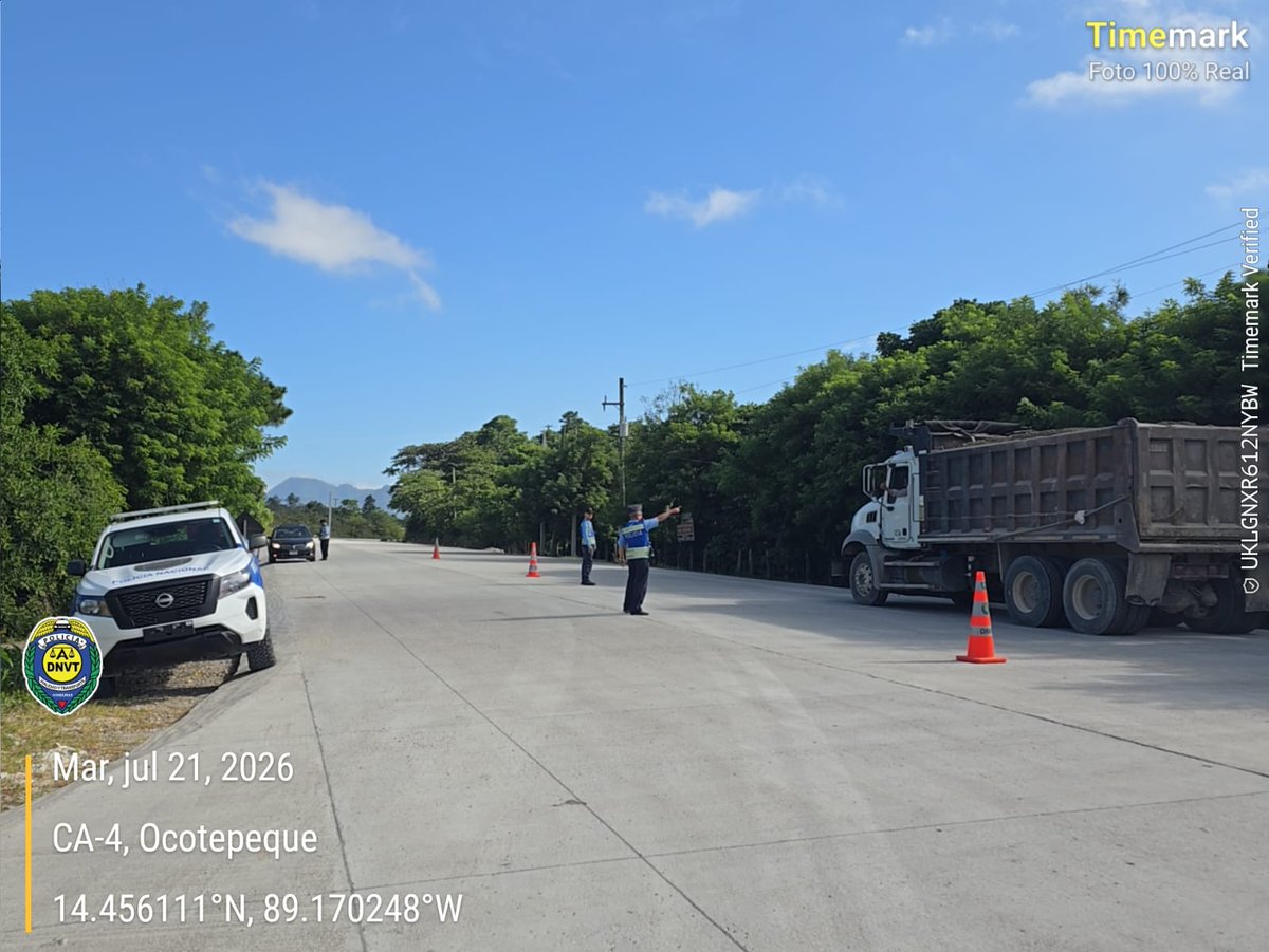 dnvt_honduras's tweet photo. #Operatividad
Funcionarios de la #DNVT ,desarrollan operativo fijo de Prevención y Disuasión de Accidentes de Tránsito sobre la carretera CA-4 que del municipios de Sinuapa, #Ocotepeque conduce hacia #Copan
Este dispositivo busca garantizar la seguridad vial. https://t.co/8xq0g3wuMN