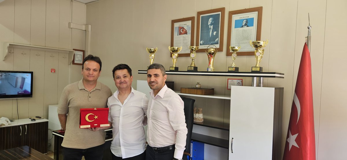 ademsaykal's tweet photo. @ebs_muratpasa Yönetimi olarak İlçemize atanan
Gazi Anadolu Lisesi Mdr Murat Kayabaş ve 
Necati Dölen Mtal Mdr Atilla Çimençan'a hayırlı olsun ziyaretinde bulunduk başarılar diledik. https://t.co/IDCvwB4tY6