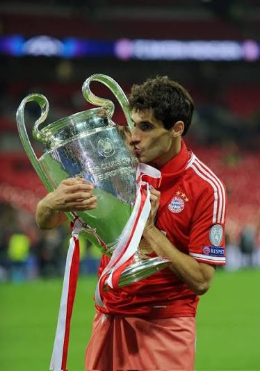 BayernScopeHQ's tweet photo. My midfielder has done it waaay before https://t.co/rgpX4dXSqf