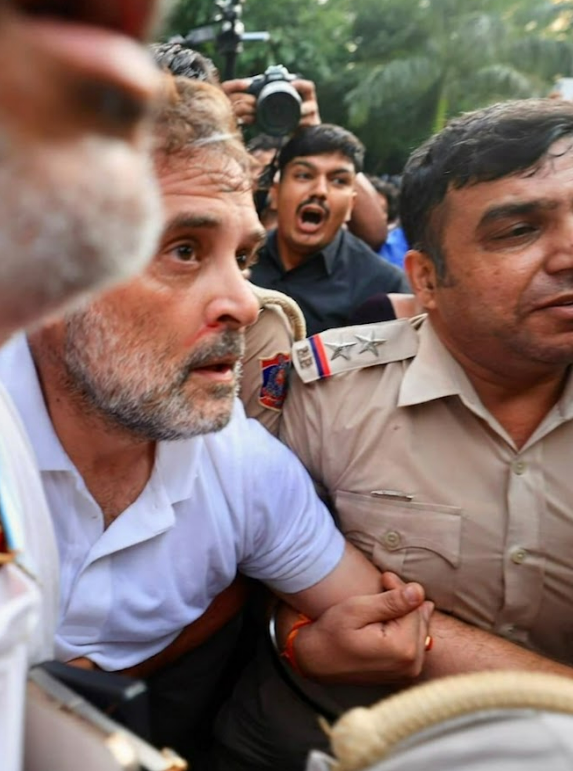 iaswin87's tweet photo. Every drop of blood will have to be accounted for.
Standing strong when it matters most. ✊🔥

#StandWithRahul #Democracy #JusticeNow https://t.co/l5k0GmTspE