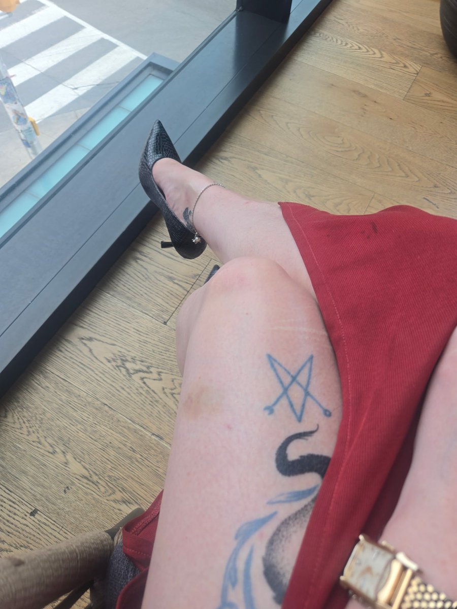 Lady_LaFay's tweet photo. Did you know that your Goddess is also a poet? You do now 🖤 Attended My first slam yesterday with @TheEmpressCirce https://t.co/uO59ZgZ3uW