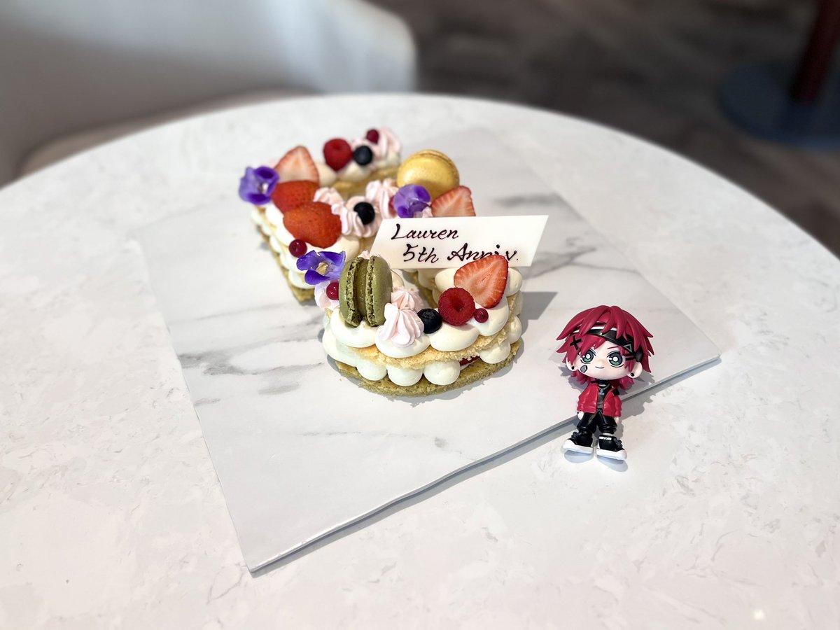 _pachi0z's tweet photo. 𝘓𝘢𝘶𝘳𝘦𝘯 𝘐𝘳𝘰𝘢𝘴 𝟧𝘵𝘩 𝘈𝘯𝘯𝘪𝘷𝘦𝘳𝘴𝘢𝘳𝘺 ♥

#ローレン5周年 #エデン組5周年 https://t.co/ipa6M9jWsY