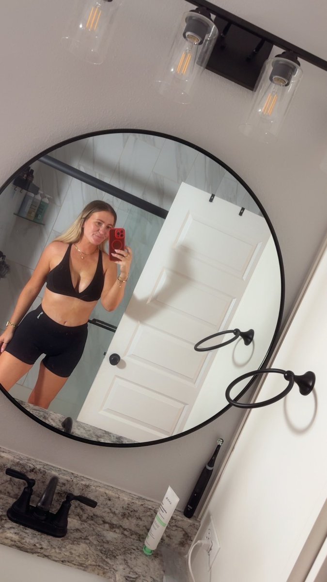 skylarnotsky_'s tweet photo. https://t.co/p5vIN1ukog