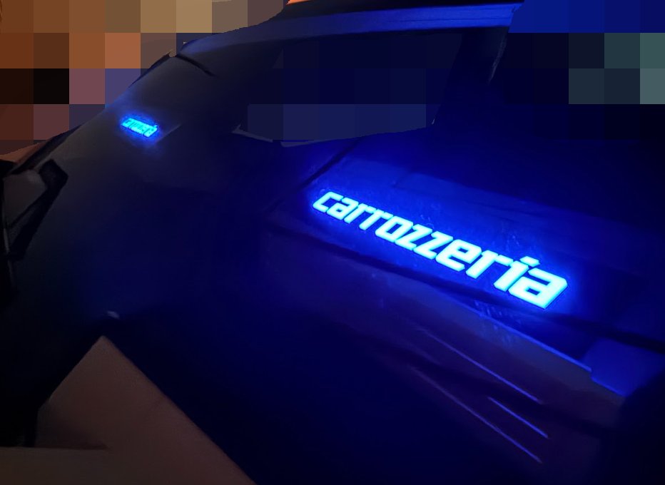 carmaji38's tweet photo. 数日前にTS-X40の取り付けが完了
写真が雑すぎる気がするけども...
音質は結構低音寄りかな？後部座席の音の迫力は格段に増したし、純正のリアスピーカーよりパワフルに感じました。
けど、フロントドアとリアドアスピーカーは純正だからか、若干音が合わないような気がする。 https://t.co/OutjVWRImA