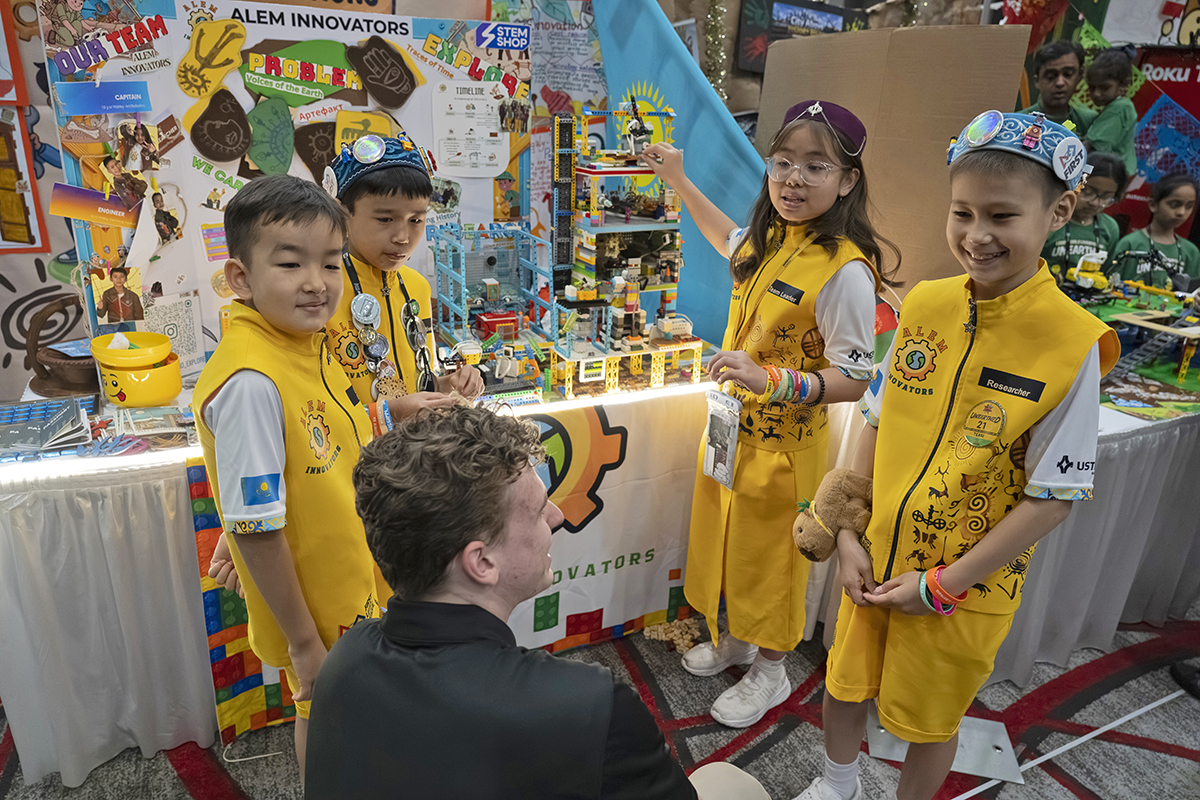 firstlegoleague's tweet photo. Only 2️⃣ more weeks until it’s time to kick off the #BIOGLOW season! Teams will grow through thought-provoking challenges and learn how STEM can play an important role in preserving and restoring biodiversity to support all life on Earth. Learn more: https://t.co/bBcb3iJooP https://t.co/Jp4Z3jFhP1
