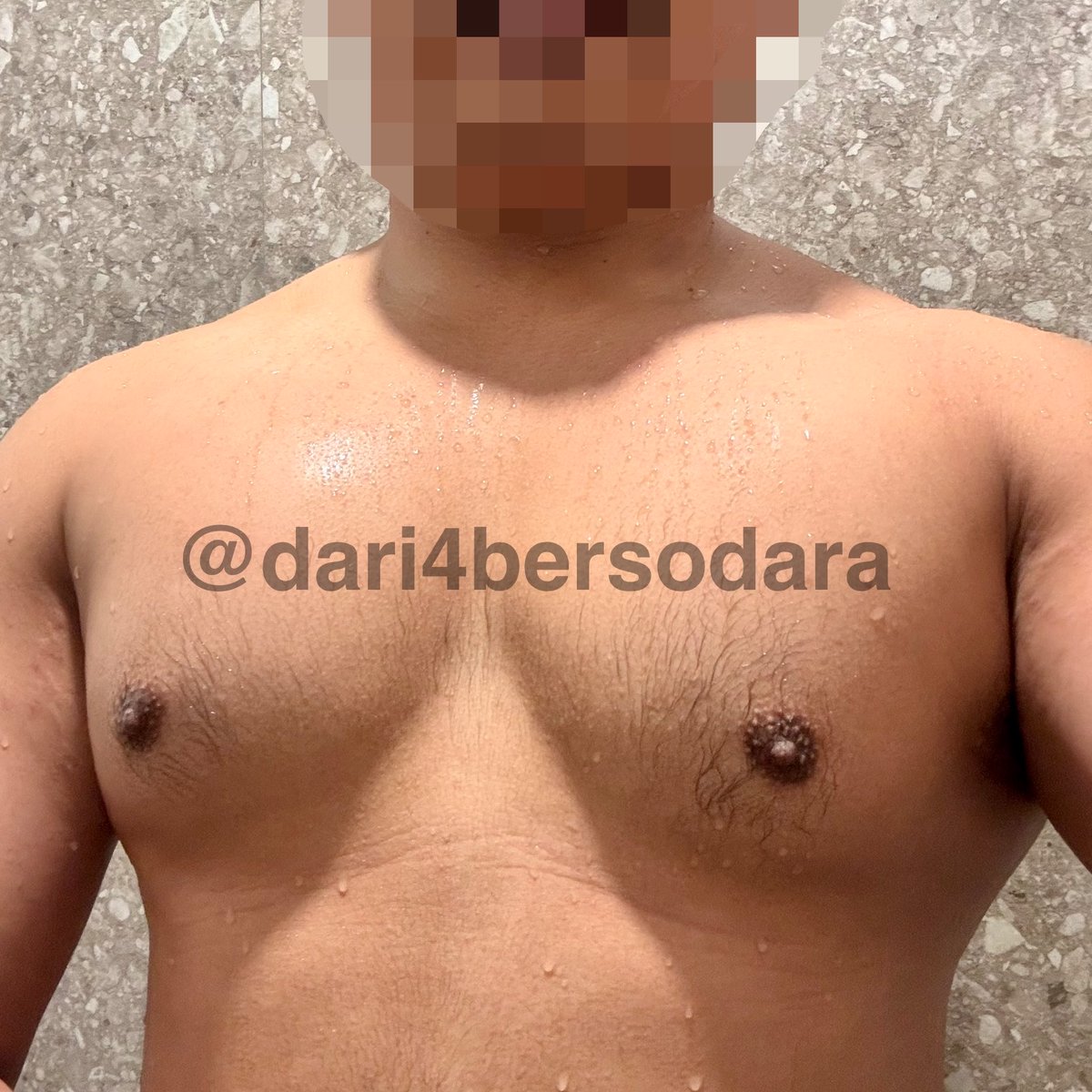 dari4bersodara's tweet photo. After chest day 🍼🍼 https://t.co/Rb5Fm9KUHS
