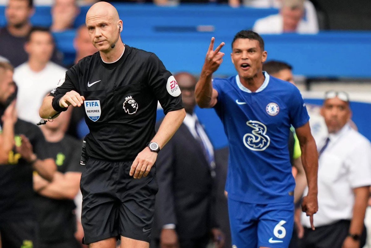 TheBlueDodger's tweet photo. 🚨 Anthony Taylor announces retirement from refereeing!

(@David_Ornstein) #CFC https://t.co/3tYVDuVavv
