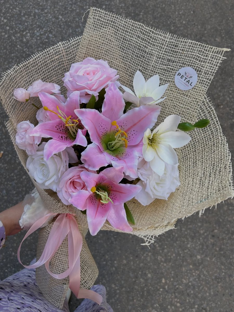 bloomifyyy tweet picture