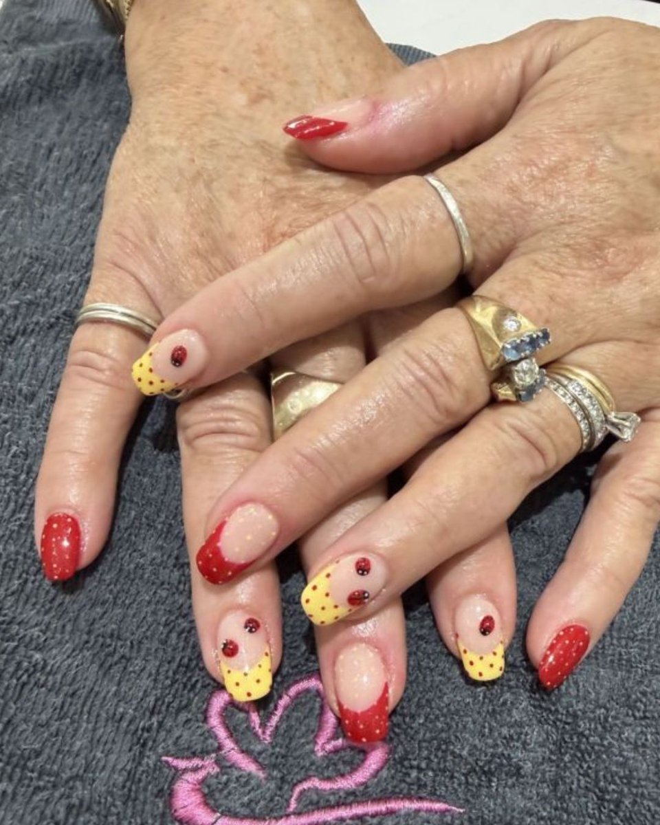 miyanailsnspa2's tweet photo. Why settle for one color when nail art can add so much dimension to your look? We love bringing intricate concepts and seasonal themes to life with steady hands and precision. Ready for a change? Message us today for an appointment! #NailArt
https://t.co/OsFE541KSB https://t.co/g41LgDOy96