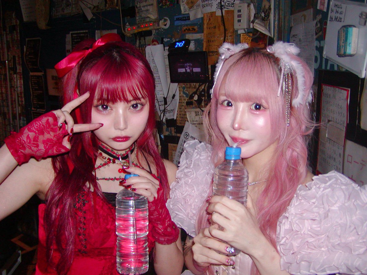 aizome_karen's tweet photo. ライブ超ーーー楽しかったです💖❤️‍🔥
赤とピンクの空間だいすき。
また帰ってきたいから、生きる♡ https://t.co/1fTeBOuoxi