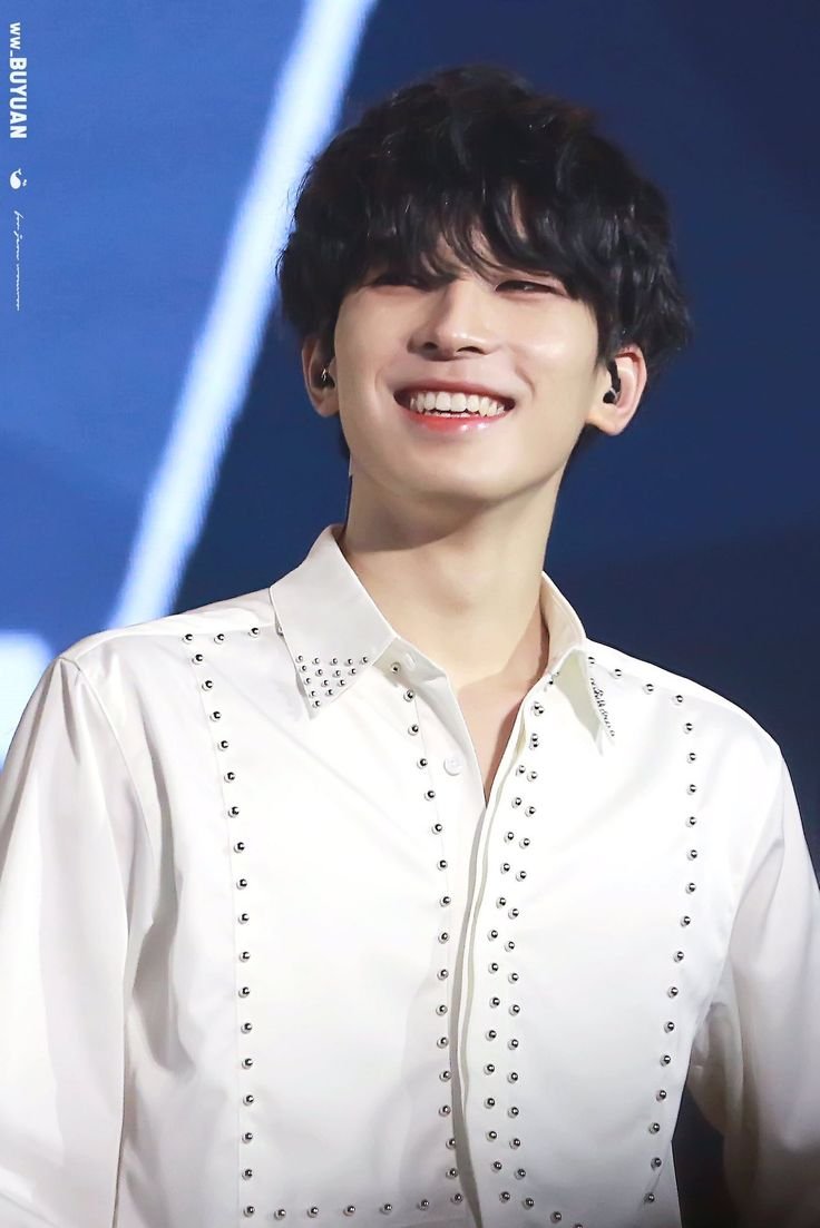 _hourlywonwoo's tweet photo. #WONWOO #세븐틴 #원우 #SEVENTEEN https://t.co/KeceUli0Jr