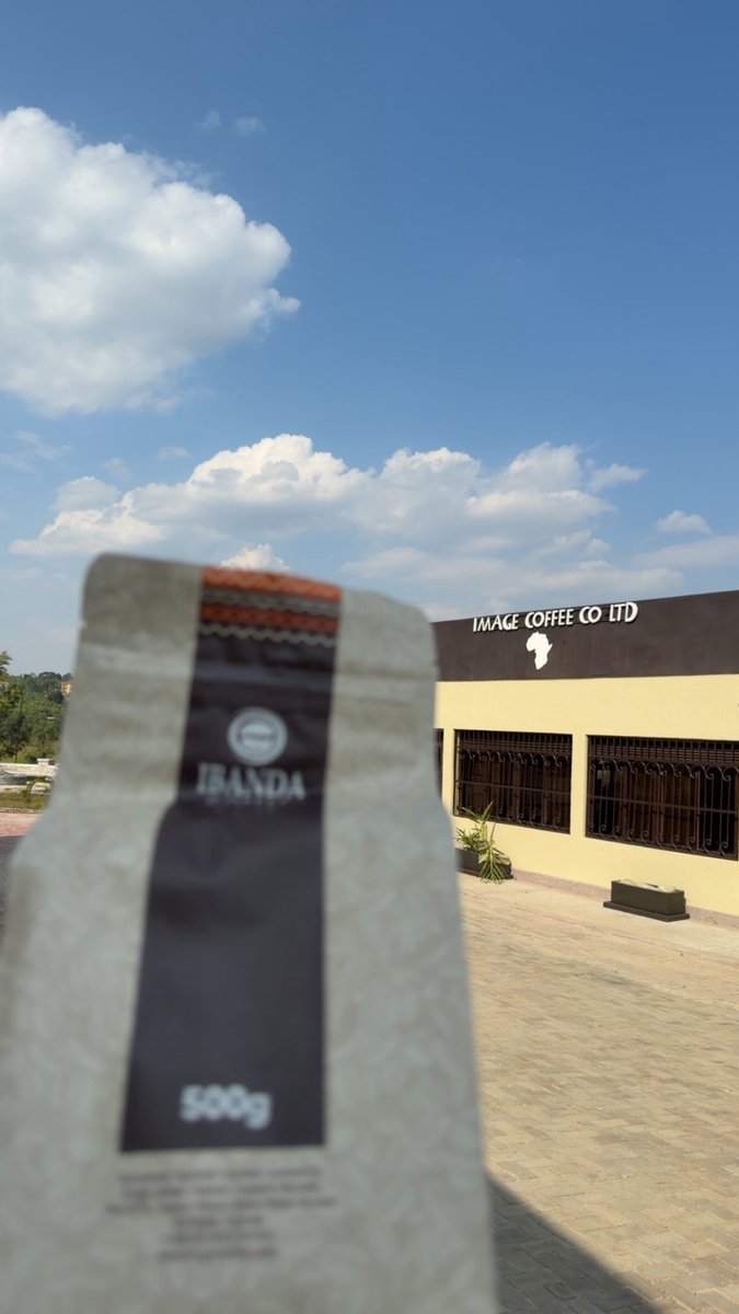 albertKatruGuma's tweet photo. ☕️🫘

Got me and my household some IBANDA COFFEE, today 😊 https://t.co/KOY4Q3oGs5