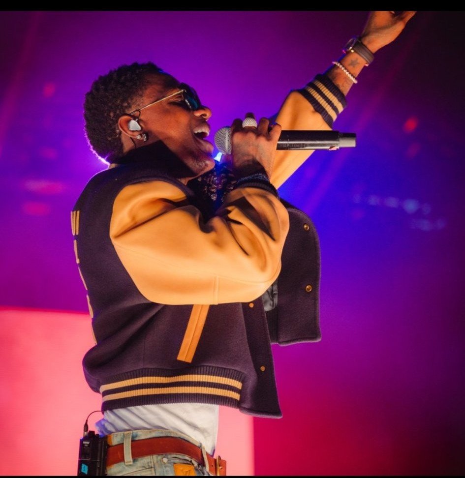 sonders_808s's tweet photo. Billboard has removed the World Digital Song Sales Chart from now on.

 Wizkid is  the FIRST and ONLY  African Artist in history with the Most #1 hits on Billboard World Digital Song Sales Chart (3). https://t.co/XHsAKq2K2j