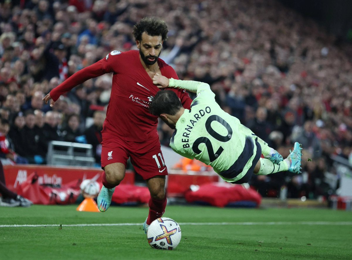 BackseatsmanLFC's tweet photo. Remember when he saw this and decided the correct decision was to not give a foul and instead send Klopp off https://t.co/uYjtctNUYt