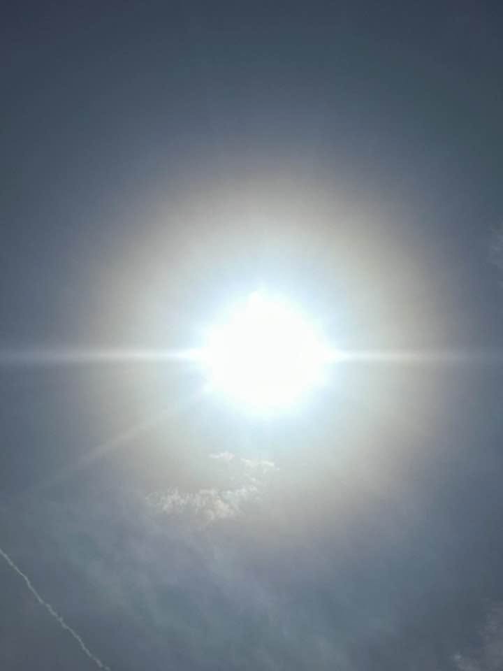 Mysongshari's tweet photo. #Isawapost #wentpast #saidWait!!:) #wentback #fb #alreadyrefreshed #butitsaidsomethinglikethis #theLastFourYearstheWeatherSunatthisTimeExactlytheSame #except #gettingmoreIntense #Yes #SomethingisComing #whataretheyhiding #why #whatifthelightgoesout #revelation12bnext #giantfiery https://t.co/fBjzOmUgRa