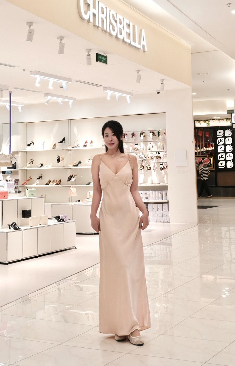 nhungnguyen3594's tweet photo. Phấn má đánh trước, phấn đấu tính sau ☺️ https://t.co/AOejHxR3GQ