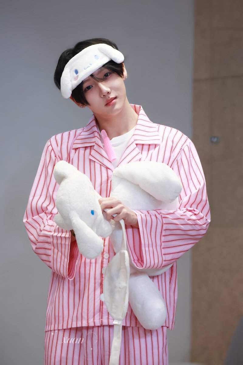 onlyforsuren1's tweet photo. 20260426/20260717 applemusic fansign

데뷔 100일 축하해요🥺 당신을 사랑하게 된 건 아직 96일밖에 안 되지만 앞으로 더 많은 100일 함께했으면 좋겠어요

#MODYSSEY #모디세이 #수런 #SUREN #苏仁 #薛苏仁 #suren https://t.co/ETLt7Sf6ZH