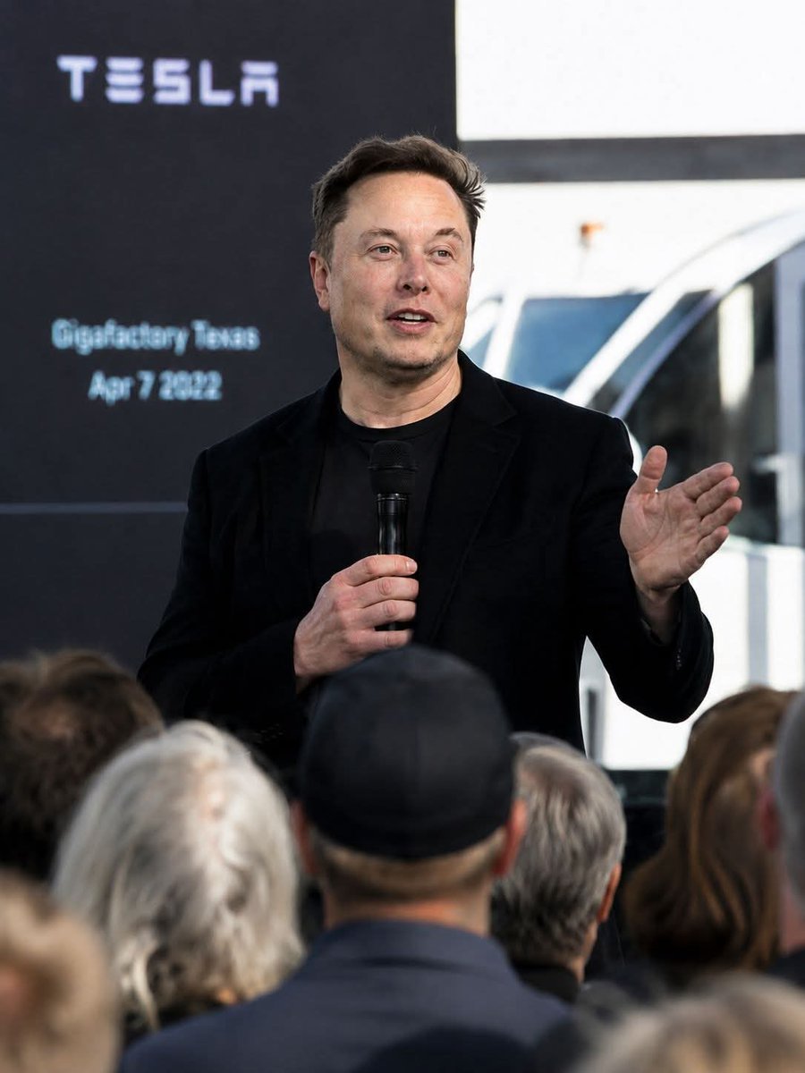 _VoiceofAmerica's tweet photo. Be honest 👇 

If Elon offered you a role in his administration, would you accept?

A. Absolutely 💯
B. Maybe 🤔
C. Depends 📋
D. No 🙅 https://t.co/Q8J9npu0pE