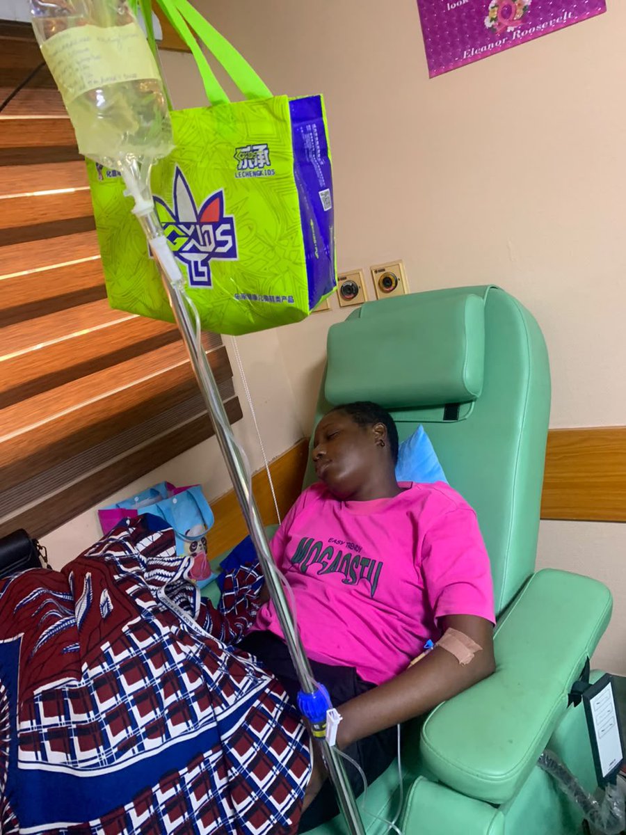 pinkyy_nurse's tweet photo. Please help us give Lauretta the chance to complete her treatment.

She has already gone through 9 rounds of chemotherapy. The last session was so painful and the side effects has been a lot on her but she’s still fighting and refusing to give up.

Please don’t give up on her either. 

Donation link is in my bio 

Direct transfer 
0247265533
GTB: Duke, Margaret 

Please share, quote, tag anyone who can be of help and donate. Nothing is small. Lauretta can’t stop her treatment half way. Please help us‼️‼️‼️