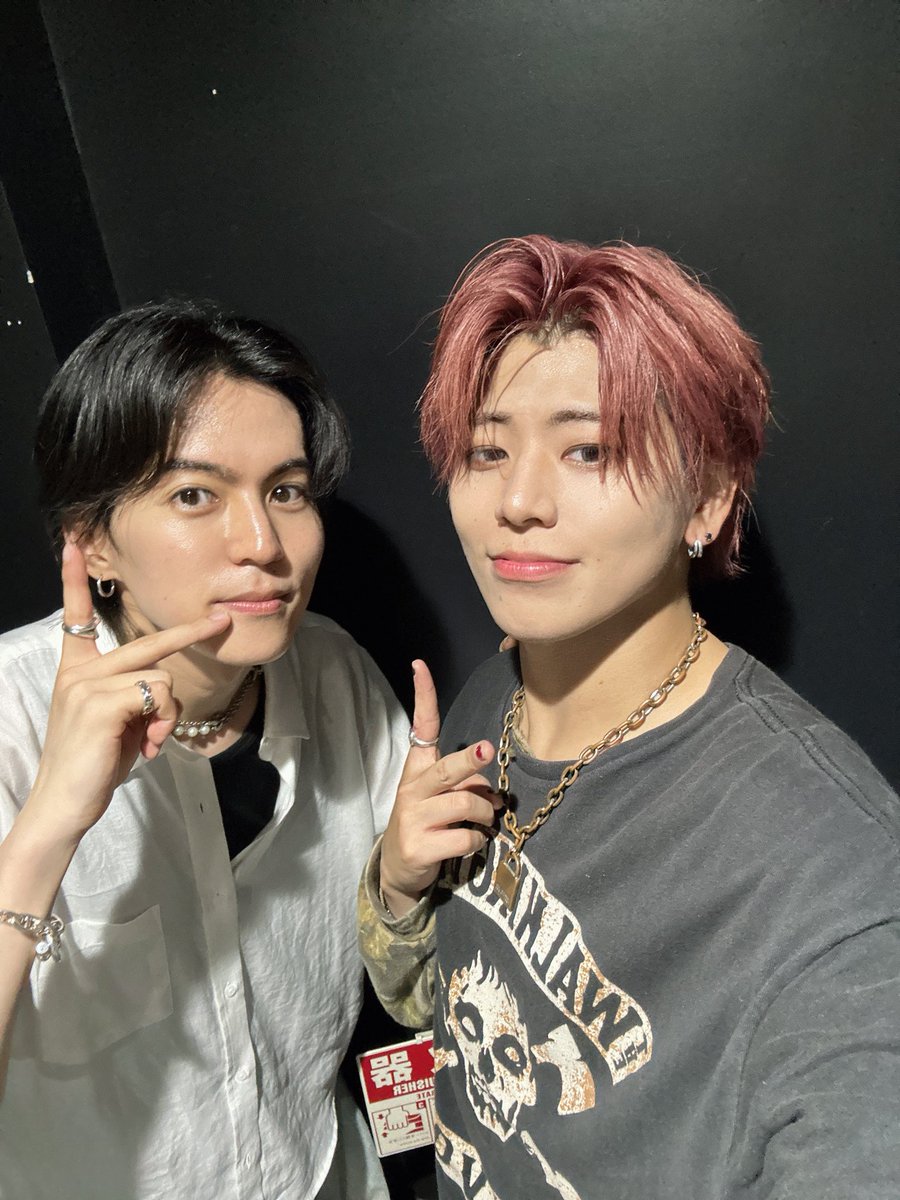 DefClass_JJ's tweet photo. AKTIEありがとうございました💥

自分が好きなものだけを
選べる前提がある中で

"同じ時間を一緒に楽しむ"ことを
してくれて嬉しいです！！

どんな音楽でも必ず
あなたに笑ってて欲しいとか
日々の力を届けたいみたいな
想いがあります！

受け取ってくれて本当にありがとう！

またね！ https://t.co/WqvyRjNrQo