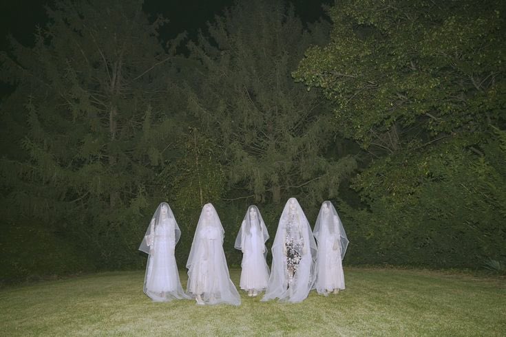 nicovelvets's tweet photo. i love how red velvet always manages to make their teasers slightly eerie and unsettling despite the range of concepts they do their consistency is just unmatched https://t.co/vq2eyJzEtG