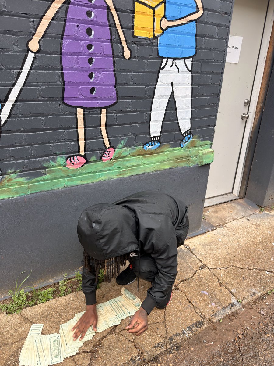 cantfeellnun's tweet photo. I came fa the money Ian come hea to kick it I only like 20’s she calling me picky 🏆 https://t.co/FA6MmMuRP7