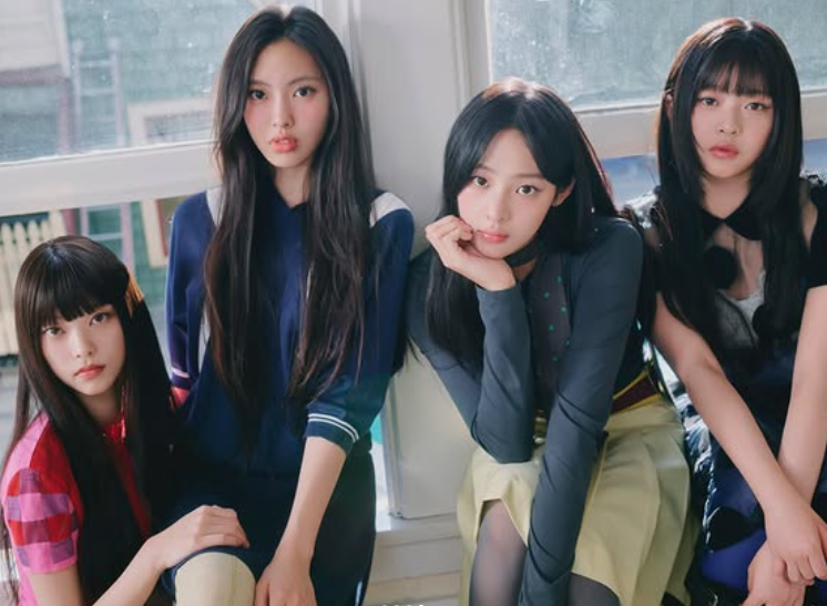 AboutMusicYT's tweet photo. NewJeans in new group photos, featuring Minji, Haerin, Hyein and Hanni. https://t.co/c1tGfoKr0J