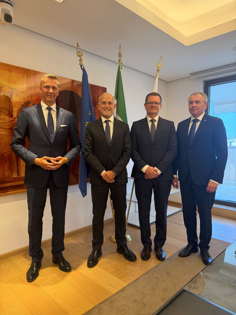 peterkmec's tweet photo. An MoU signed today in Rome between 🇸🇰 Eximbanka &amp; 🇮🇹 partner SACE opens up great opportunities for strengthening economic cooperation 🫱🏻‍🫲🏼, especially in the fields of energy, defense, transport 🛤️ &amp; healthcare ⚕️🩺.  @ItalyMFA https://t.co/lowfbT0LUm