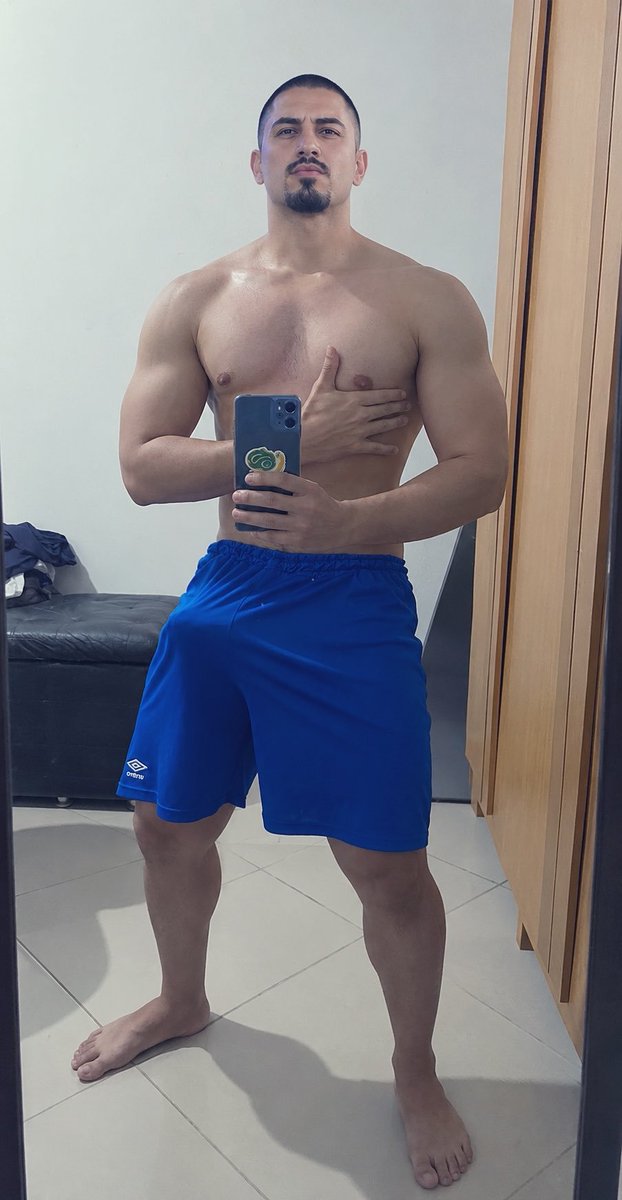 kuzctipo11's tweet photo. Mi mecánico de confianza 
@Mecanico_Macho https://t.co/MR9jZBz94d