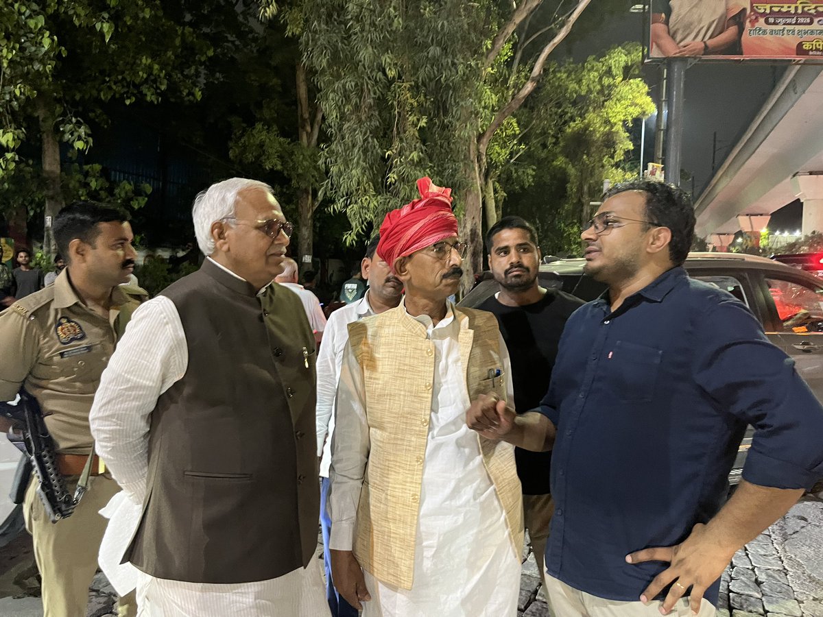 DrLaxman_Yadav's tweet photo. दम है कितना दमन में तेरे,
देख लिया है देखेंगे,

जगह है जितनी जेल में तेरे,
देख लिया है देखेंगे. https://t.co/JMEl6UuPwT