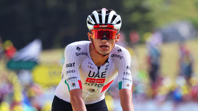 OlimpismoMex's tweet photo. Quinto lugar para Isaac del Toro🇲🇽 en la etapa 16 del Tour de Francia 

En la contrarreloj individual, el ganador fue Remco Evenepoel🇧🇪.

En la clasificación general, Isaac se mantiene tercero y en la lucha por el maillot blanco perdió 5" respecto a Paul Seixas🇫🇷, pero sigue como líder de los jóvenes.

Clasificación general 🟨
Tadej Pogacar🇸🇮 - 56h 14´18"
Remco Evenepoel🇧🇪 +4´32"
Isaac del Toro🇲🇽 +6´51"
Paul Seixas🇫🇷 +7´11
Juan Ayuso🇪🇸 +9´22"

Clasificación jóvenes ⬜️
Isaac del Toro🇲🇽 56h 21´9"
Paul Seixas🇫🇷 +20"
Juan Ayuso🇪🇸+2´31"