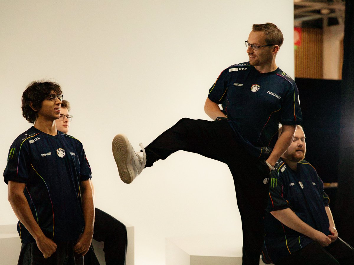 TeamLiquid's tweet photo. Solid start at the #EWC26! 🏆

1x WWCD, consistent frags, and sitting in 4th place to close out Day 1. The foundation is set, but we’re coming back hungry for way more chicken. 🍗🔥 https://t.co/YPCs4TtNqm