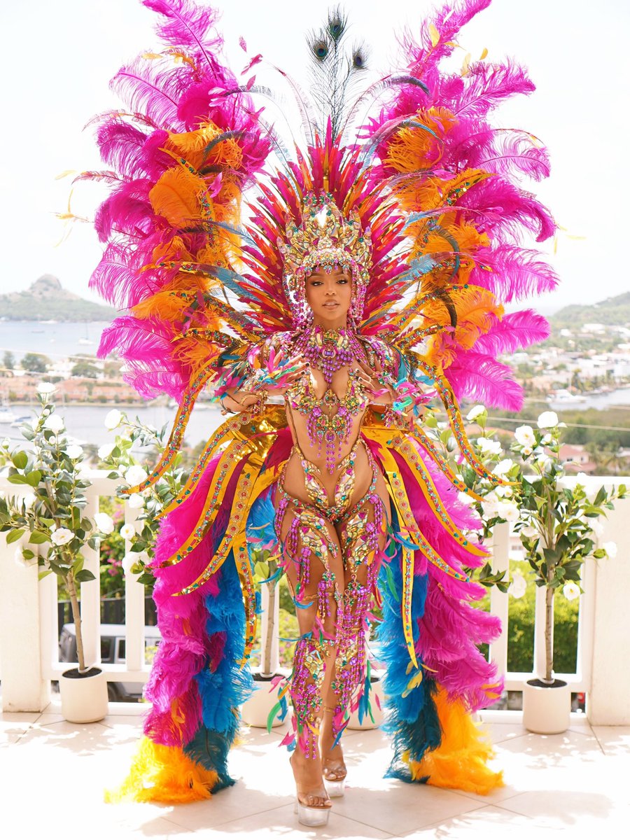 wavecheckers's tweet photo. Chloe Bailey at Carnival in St. Lucia 🇱🇨 https://t.co/pDoI1CFaNF