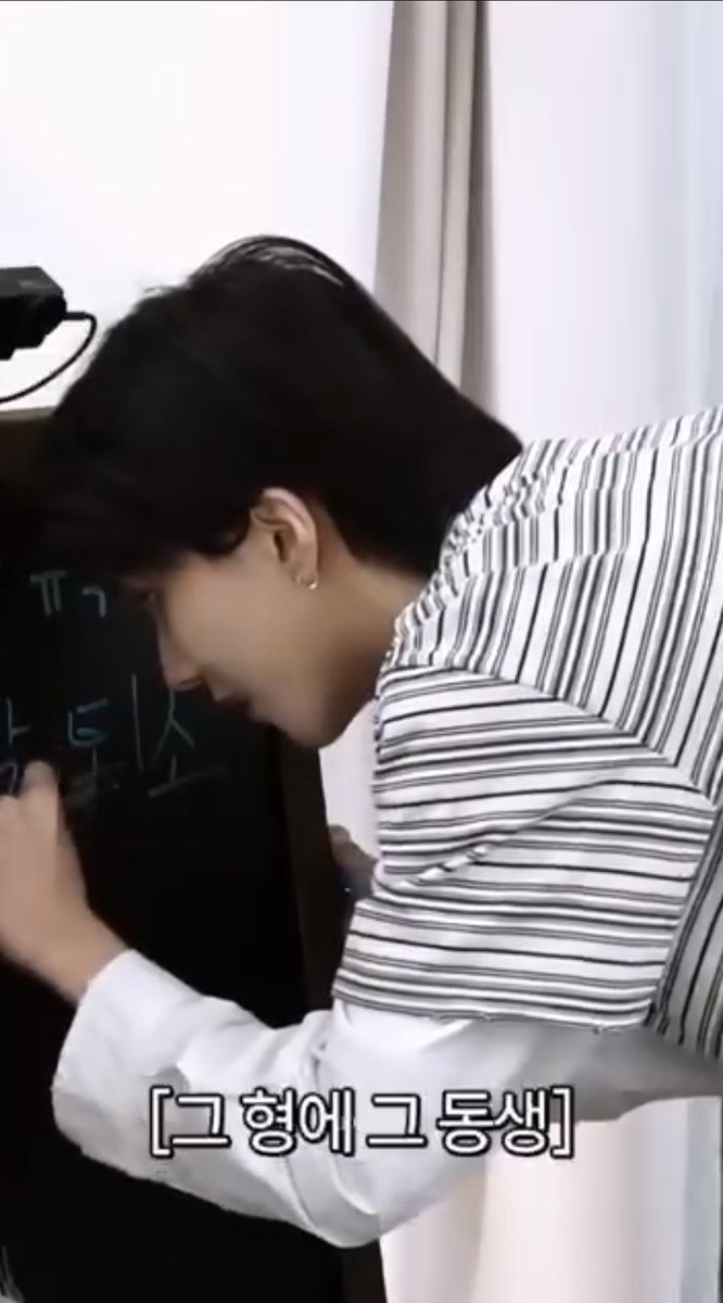 bear_doll06's tweet photo. 위아래 없는 한집 생활 | 공동생활 시작 | EP01
운학 상의 정보 

디앤드퀘스천 THE END QUESTION

Shirt layered t-shirt / GRAY
₩158,000

🔗https://t.co/27YzQqsaVZ

#BOYNEXTDOOR #보이넥스트도어 
#운학 #WOONHAK #ウナク https://t.co/hkeXZcKU4O