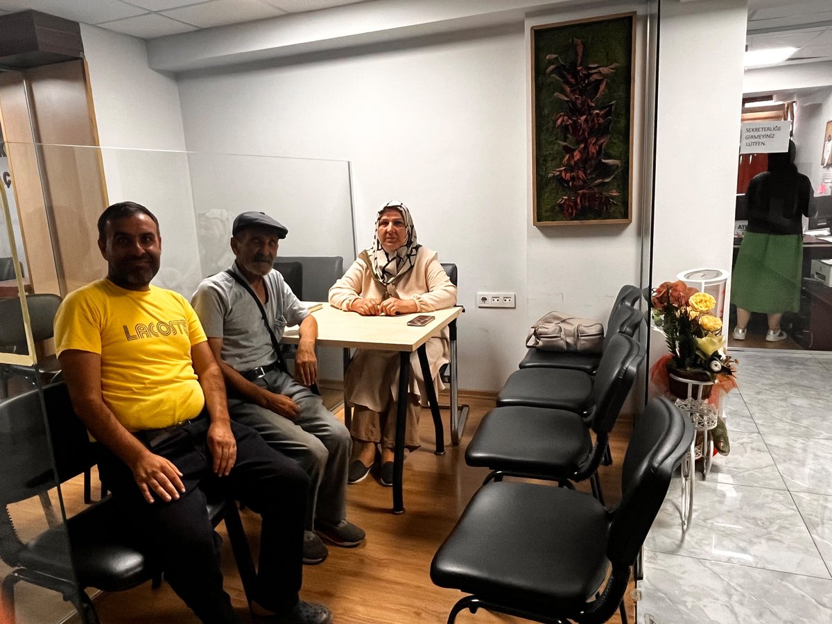 akkadinkonakk's tweet photo. 📍 İlçe nöbetimizde hemşehrilerimizle bir aradayız. ☕🤝

Sıcak bir çay, samimi bir sohbet ve güler yüzle sizleri de ilçe başkanlığımıza bekliyoruz. Kapımız ve gönlümüz her zaman açık.

@tugbaisikercan @Bilalsaygili @EmelDalkirann @SAITBASDAS @Kaderilhan35 @AKKADINGM @Akkadinizmir