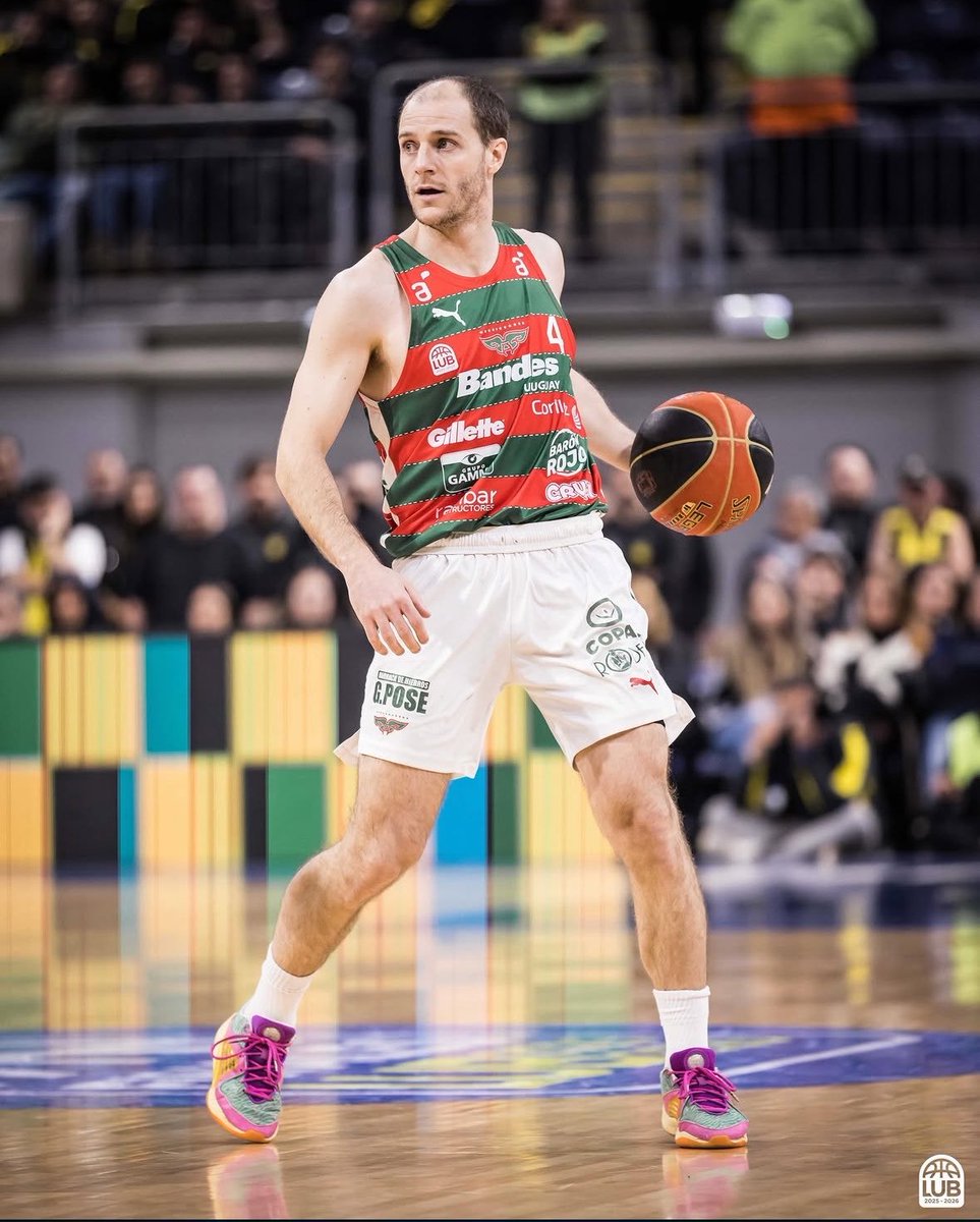 basquetcaliente's tweet photo. 🚨 #AHORA Está muy encaminada la renovación de Santiago Vidal en Aguada.

Están esperando los números finales de la colecta para terminar de conformar el plantel y, principalmente, cumplir con la aspiración de contratar a Jamil Wilson.

Además, en las próximas horas el Rojiverde podría confirmar su participación en la BCLA. 

ℹ️ @jptamborini