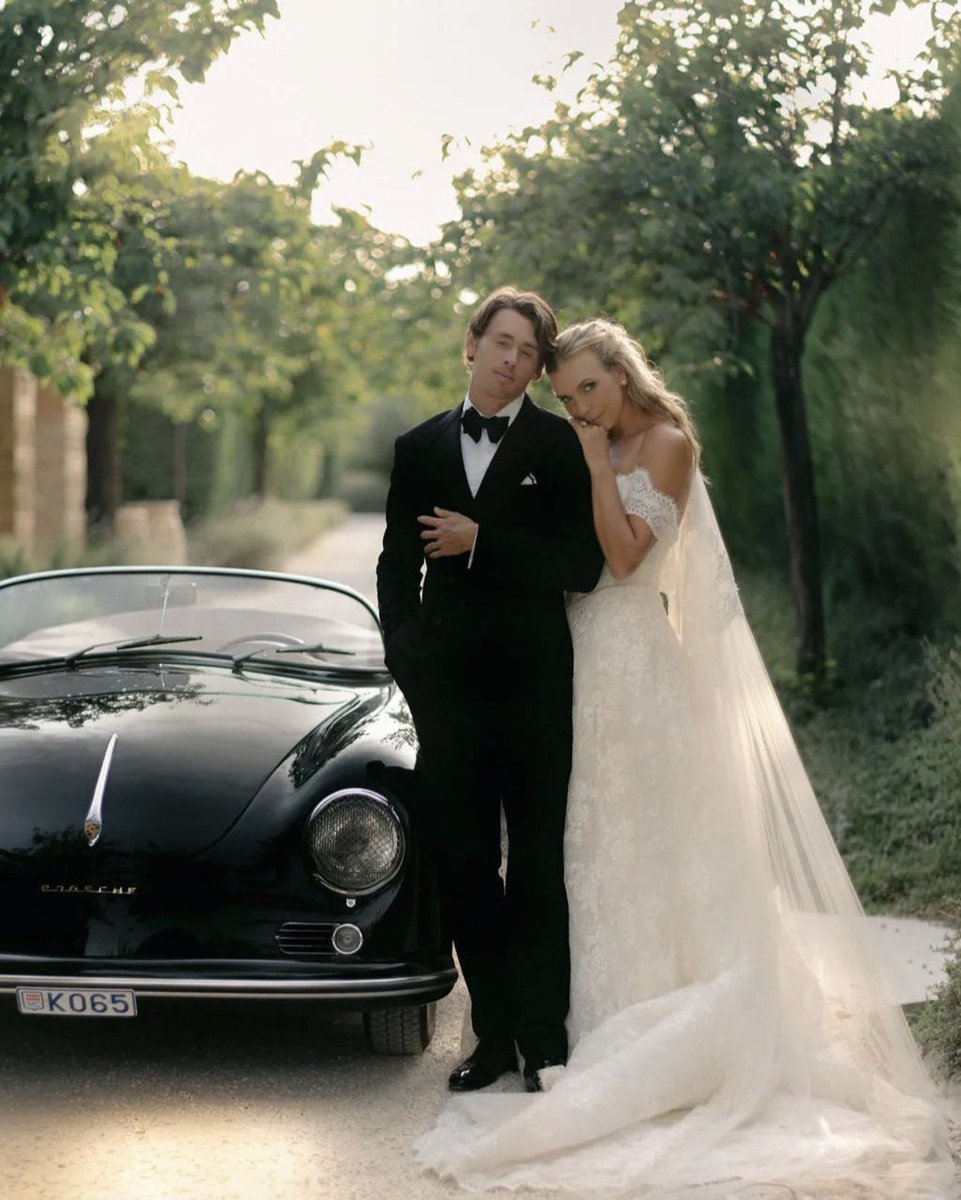 TheTennisLetter's tweet photo. Alex de Minaur and Katie Boulter’s wedding photos featured in British Vogue.

Katie hand-stitched a piece of fabric from her late grandmother’s wedding dress into her own custom lace gown.

Looks like it was a beautiful, unforgettable day in Tuscany. 

💍🤍💍

(via @BritishVogue) https://t.co/K60kRLCRm3