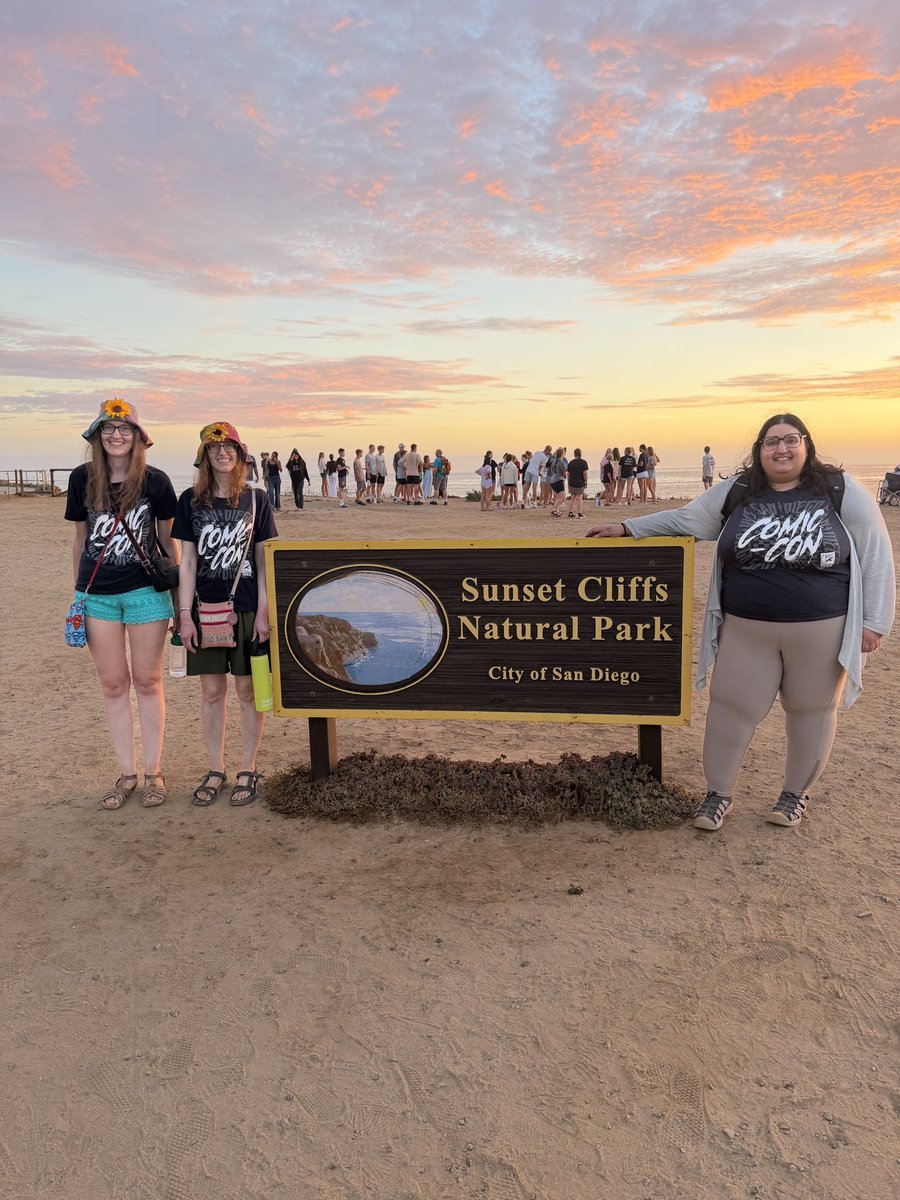 naazyd7's tweet photo. It was the first day of our San Diego adventure! @lisagoudy, @sheldon_spock1 and I spent the late afternoon and evening exploring the #SunsetCliffsNaturalPark & watching the beautiful sunset!🌅😎☀️ #californiaadventure #sdcc2026 #sunsetcliffs #vacationmode #nerdyandproud https://t.co/BOhsOshx5s