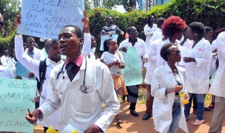 RedPepperUG's tweet photo. ALLOWANCE ANXIETY! 

2,290 Medical Pre-Interns Set for Deployment as Allowance Questions Refuse to Die
Details here 👇 https://t.co/p4sE4mQAwM https://t.co/pP0StaxQxY