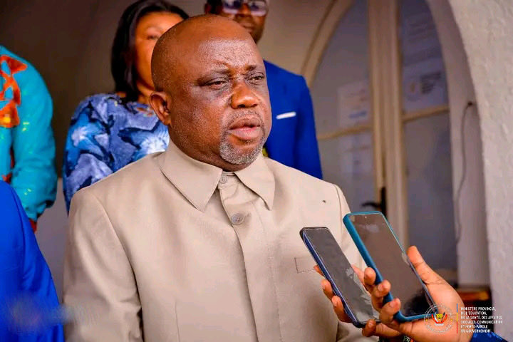 MinPrKC's tweet photo. Mardi, 21 juillet 2026 | MATADI

Le Ministre Jean Ndombasi a reçu ce mardi 21 juillet dans son cabinet de travail, le président de l’Assemblée provinciale du Kongo Central, l’honorable Papy Mantezolo, venu lui présenter ses civilités et échanger sur les priorités à l’éducation. https://t.co/oaYQuXu1Ko