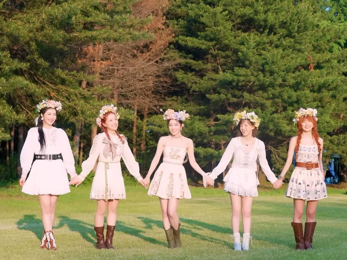 superbstff's tweet photo. ซีนจับมือกัน 5 คนของ red velvet มันต้องมีจริงๆ🙂‍↕️ https://t.co/AtHf7G0dql