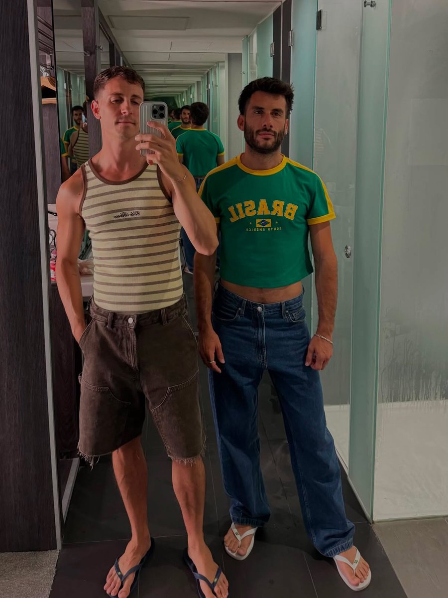 GayVoyageur's tweet photo. Hi guys! 🏳️‍🌈 Les vacances approchent et si tu n'as toujours pas réservé ton séjour, j'ai une adresse à te faire découvrir! 🌞 Je t'emmène à l'Axel TWO Barcelona, un hôtel gay friendly.🕺🏻

🛎🔗 Book now ici https://t.co/z1mWyA3x6Q

@gayvoyageur @axelfriendly #axelhotels #gaytravel https://t.co/eLzqt5ot8C