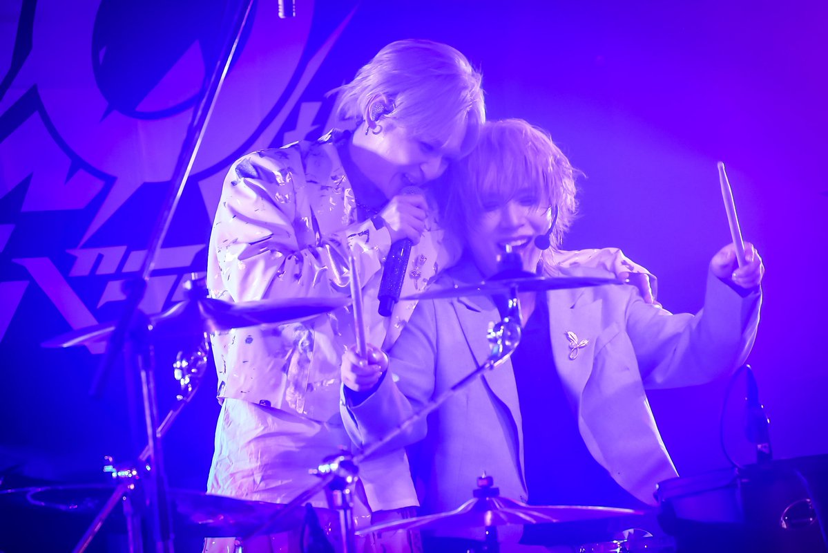 vr_pamypamy's tweet photo. ボーカリストとして世界に愛されてるるいまる、今年も誕生日おめでと🎉ビバラッシュのセンターライン組として世界をぶっちぎりで元気にしていこう🤟天下とるぞ🤟 https://t.co/llNjcmRvTJ