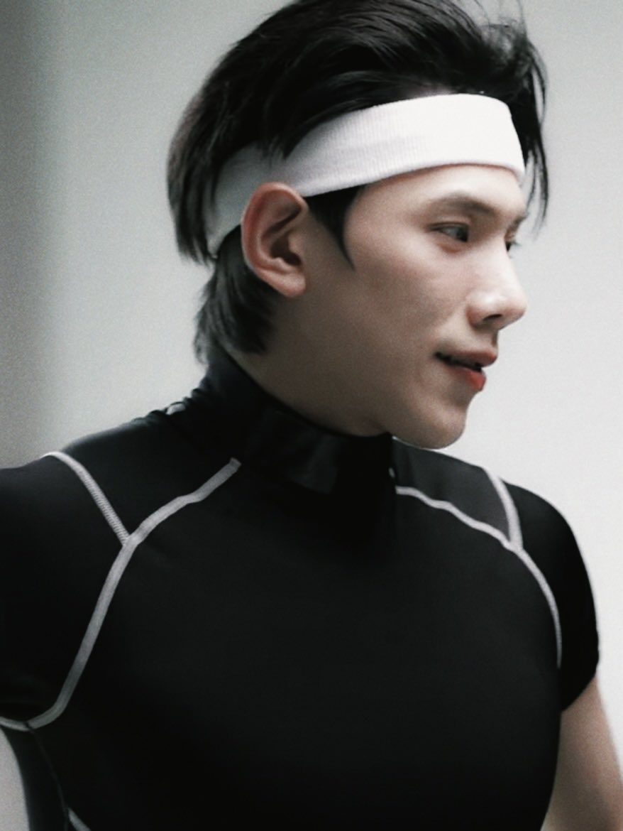 avadakkkedavra's tweet photo. นุว่าอย่าใส่เลย headband อะไรเนี่ย อย่าใส่นะ ไม่ดีหรอก อย่าใส่เลย เดี๋ยวมานจาหล่อเกิน ㅠㅠ ㅠㅠ ใจจะรับความหล่อบ่ไหวเอา รักเฮียจ๋าจังเรยwaa ㅠㅠ  

#CookxDaouOffroad
꒰ #ต้าห์อู๋ #DAOU #oueiija ꒱ https://t.co/Fg7i6ZrgYI